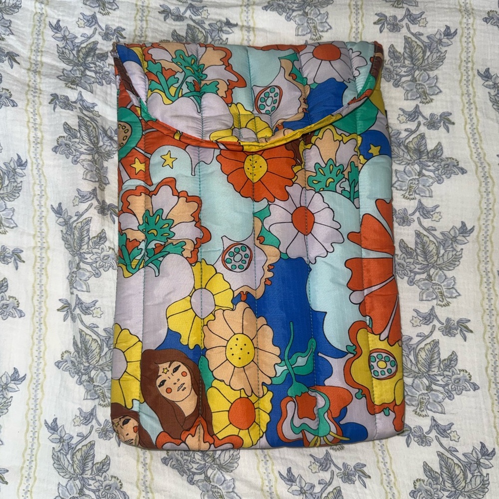 BAGGU X Zodiac Gemini Puffy Laptop Sleeve RARE 16 Inch